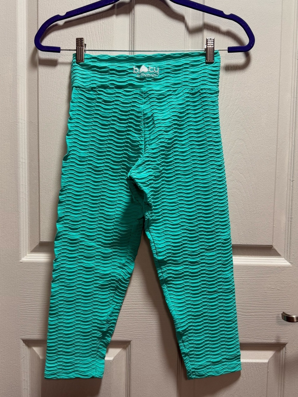 Booty By Brabants Textured Croco Capri Leggings - Turquoise